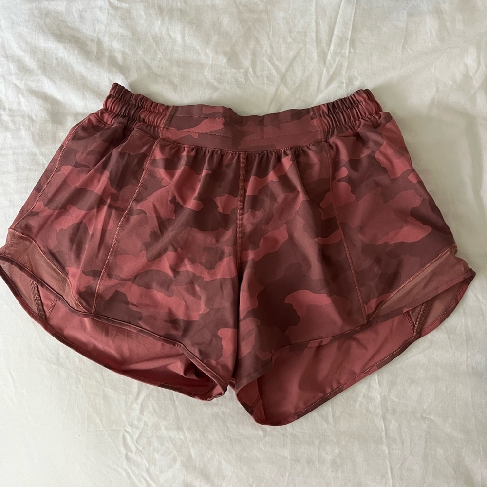 Lululemon Hotty Hot 4” Shorts Size 8